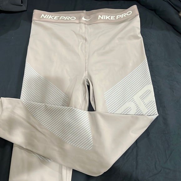 Nike Dri fit leggings - M - Picture 2 of 6